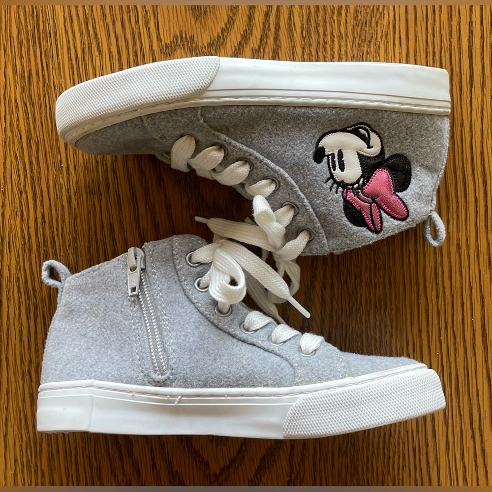 Minnie Mouse GAP  Sneakers. - Picture 2 of 7